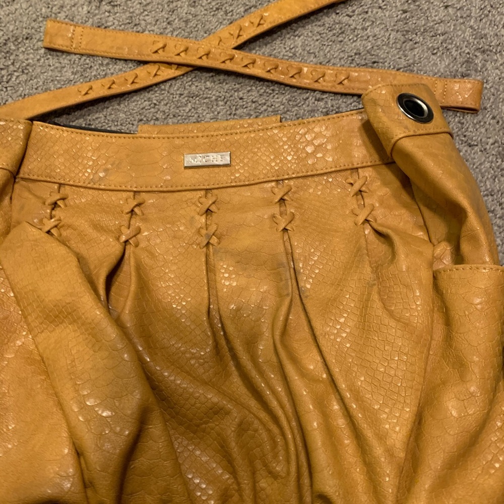 Yellow Miche shell